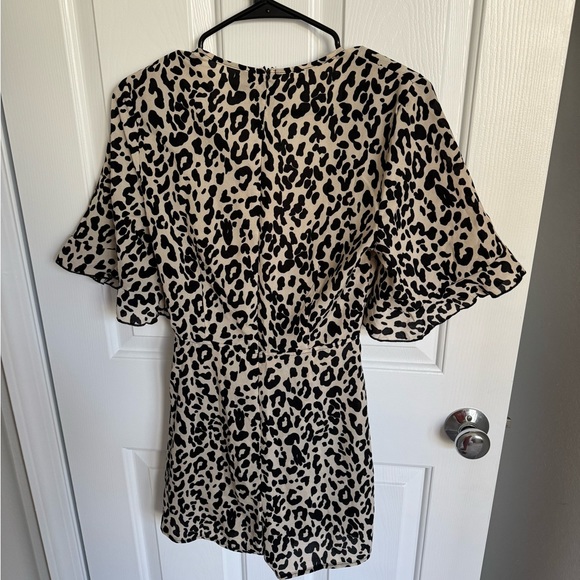 Cheetah cut out romper - Picture 2 of 4
